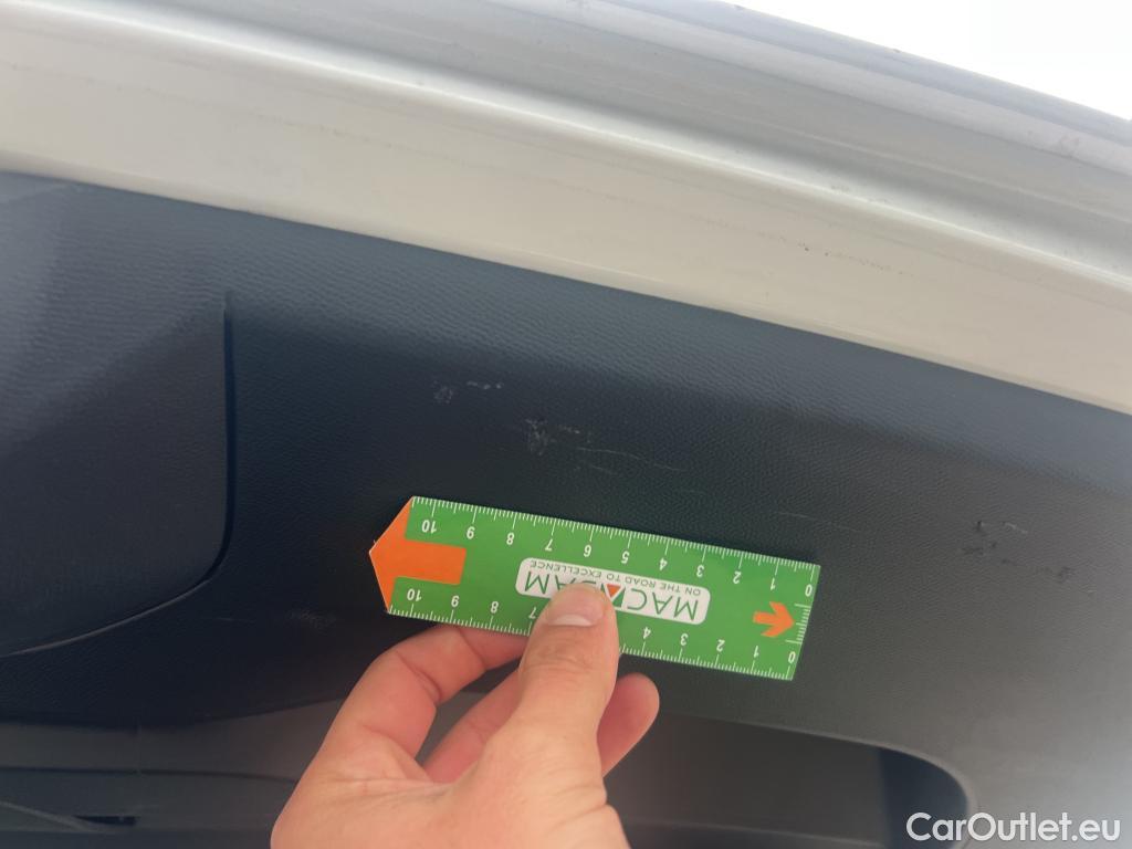  Peugeot  2008 PEUGEOT  / 2019 / 5P / todoterreno Allure BlueHDI 81kW (110CV) #12