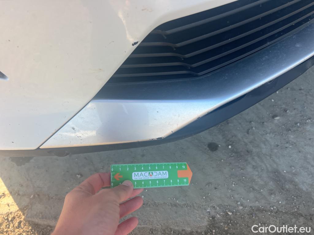  Peugeot  3008 PEUGEOT  / 2020 / 5P / todoterreno 1.5 BlueHDi 96kW S&S Allure Pack EAT8 #26