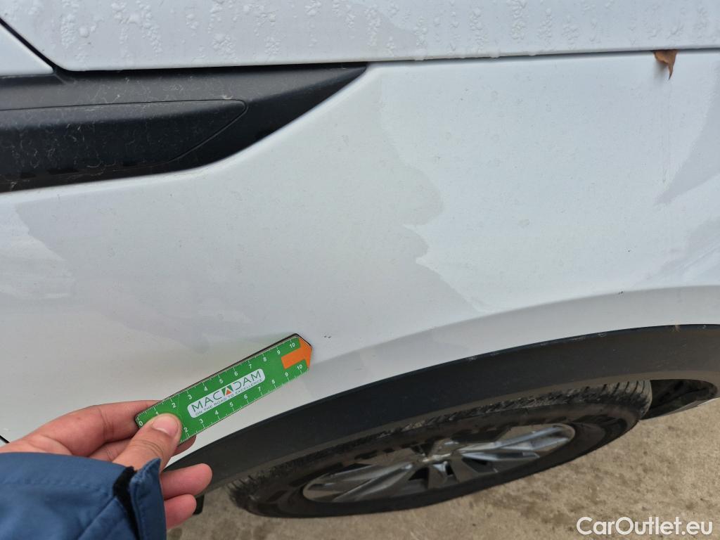  Peugeot  2008 PEUGEOT  / 2019 / 5P / todoterreno Active Pack BlueHDI 81kW (110CV) #26