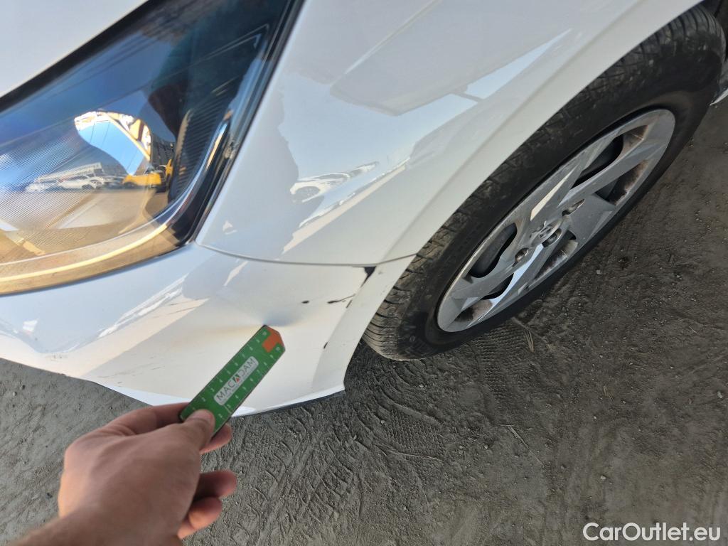  Hyundai  i20 HYUNDAI  / 2020 / 5P / berlina con portón 1.0 TGDI 74kW (100CV) 48V Essence #23