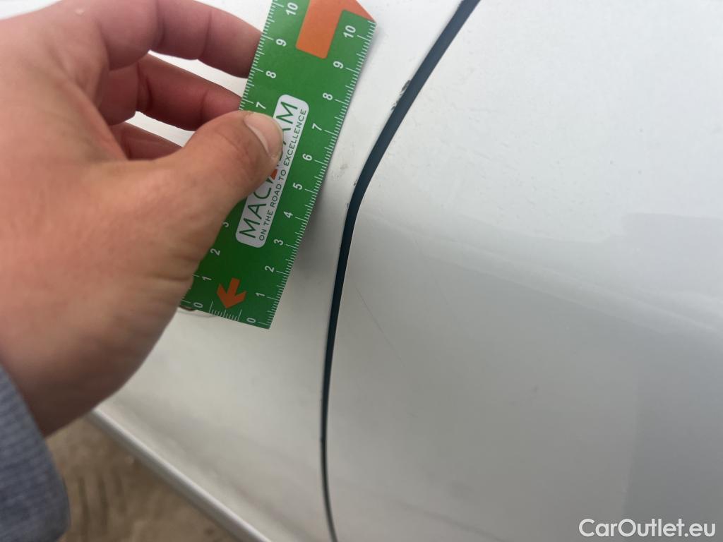  Peugeot  2008 PEUGEOT  / 2019 / 5P / todoterreno Allure BlueHDI 81kW (110CV) #11