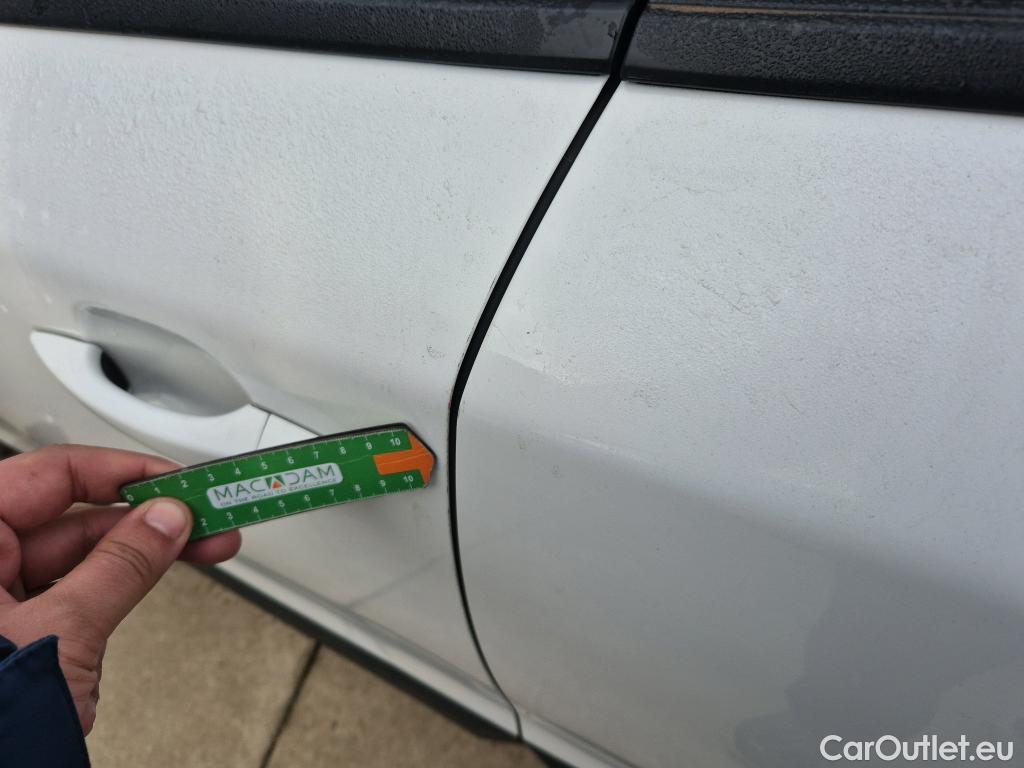  Peugeot  2008 PEUGEOT  / 2019 / 5P / todoterreno Active Pack BlueHDI 81kW (110CV) #6