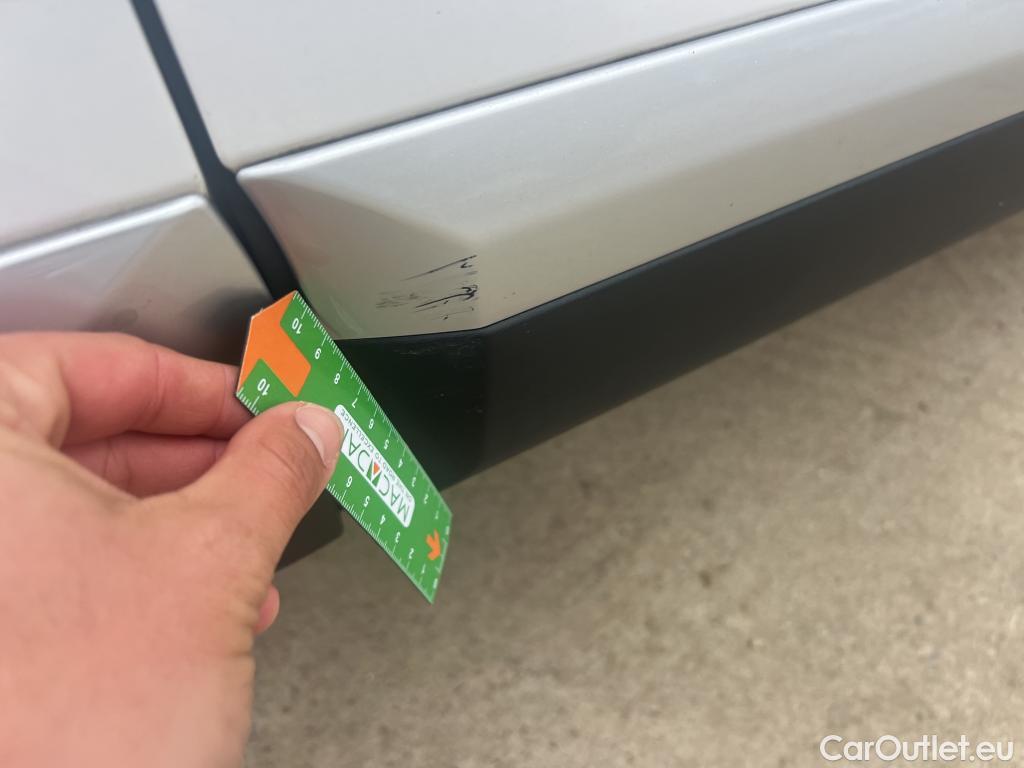  Peugeot  2008 PEUGEOT  / 2019 / 5P / todoterreno Allure BlueHDI 81kW (110CV) #23