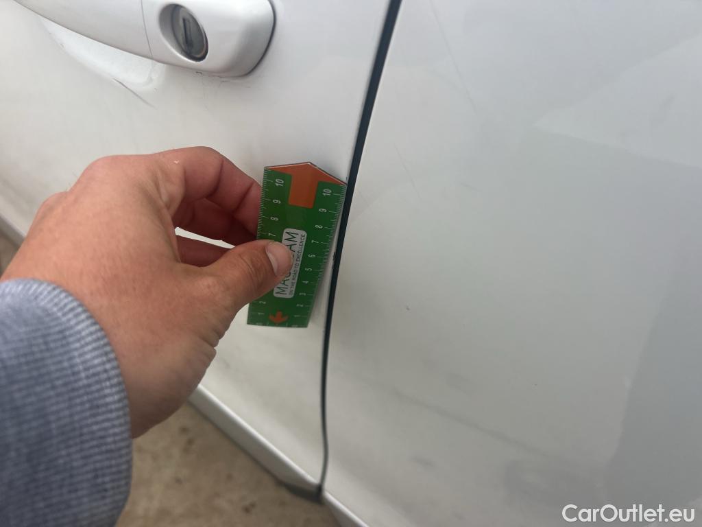  Peugeot  2008 PEUGEOT  / 2019 / 5P / todoterreno Allure BlueHDI 81kW (110CV) #10