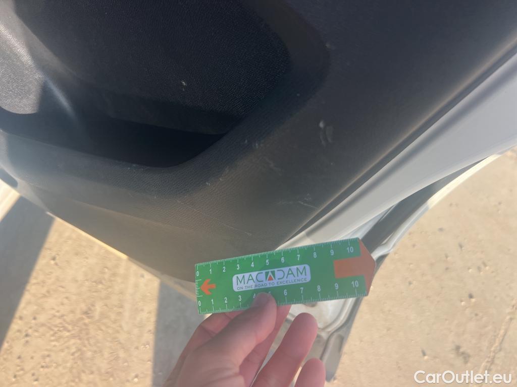  Peugeot  3008 PEUGEOT  / 2020 / 5P / todoterreno 1.5 BlueHDi 96kW S&S Allure Pack EAT8 #20