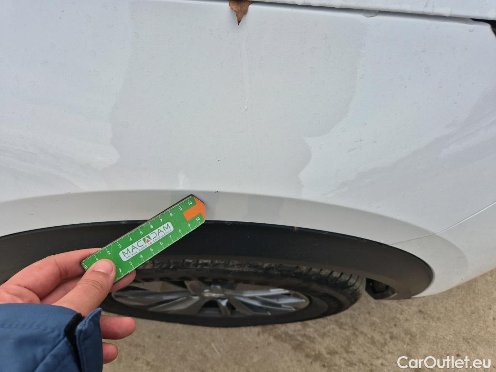  Peugeot  2008 PEUGEOT  / 2019 / 5P / todoterreno Active Pack BlueHDI 81kW (110CV) #27