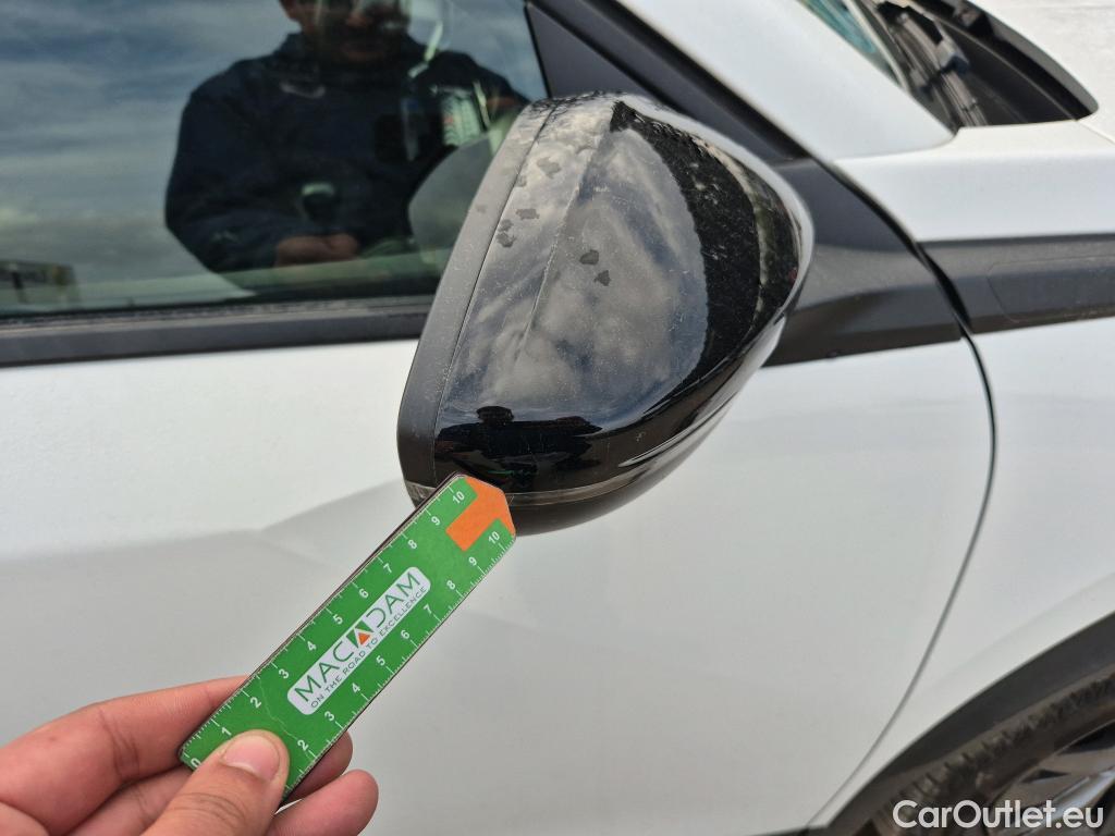  Peugeot  2008 PEUGEOT  / 2019 / 5P / todoterreno Active Pack BlueHDI 81kW (110CV) #19