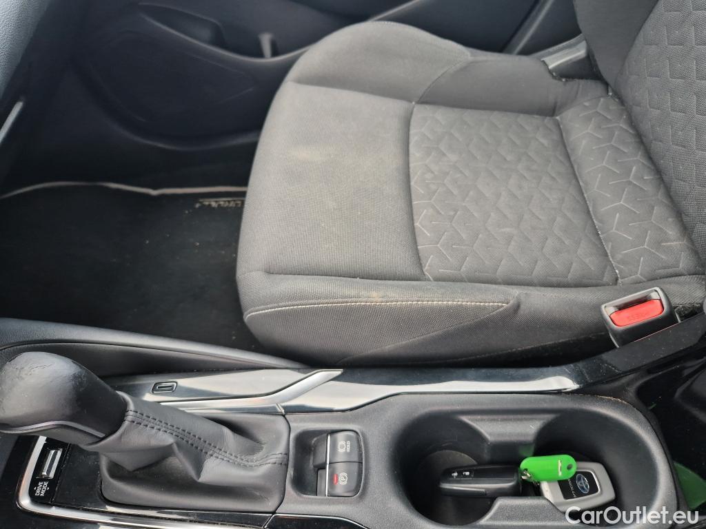  Toyota  Corolla TOYOTA  / 2019 / 5P / familiar 1.8 125H ACTIVE TECH E-CVT TOU SPORT #16