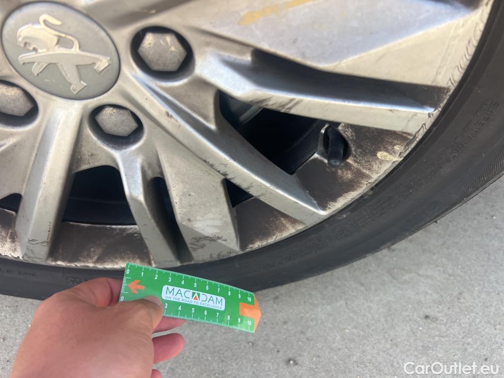  Peugeot  508 PEUGEOT  / 2018 / 5P / berlina con portón 5P Active Pack BlueHDi 130 S&S EAT8 (AC) #8