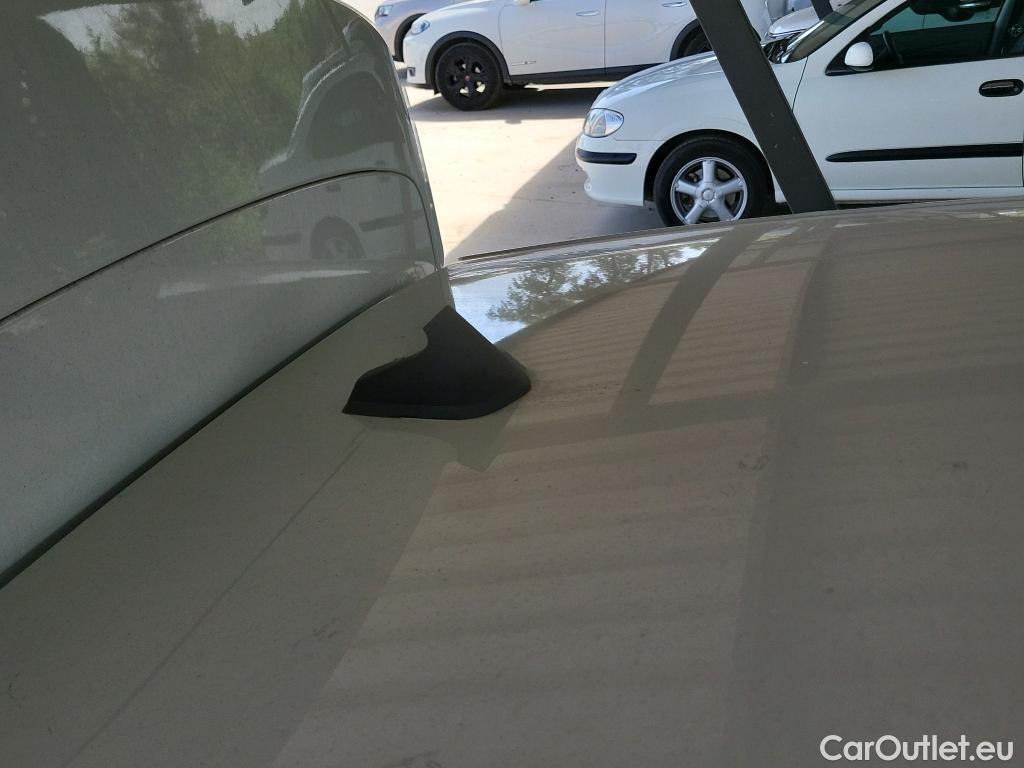  Renault  Clio RENAULT  / 2019 / 5P / berlina con portón Equilibre Blue dCi 74kW (100CV) #25