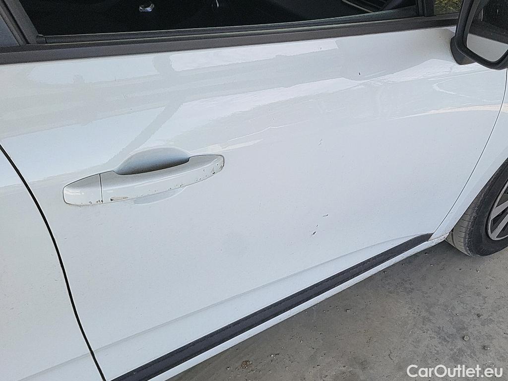  Renault  Clio RENAULT  / 2019 / 5P / berlina con portón Equilibre Blue dCi 74kW (100CV) #5