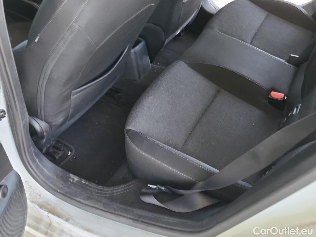  Renault  Clio RENAULT  / 2019 / 5P / berlina con portón Equilibre Blue dCi 74kW (100CV) #22