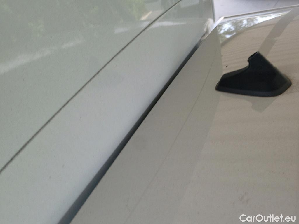  Renault  Clio RENAULT  / 2019 / 5P / berlina con portón Equilibre Blue dCi 74kW (100CV) #26