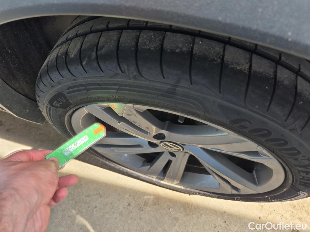  Volkswagen  Tiguan  R-Line 2.0 TDI 150CV AT7 E6d #4