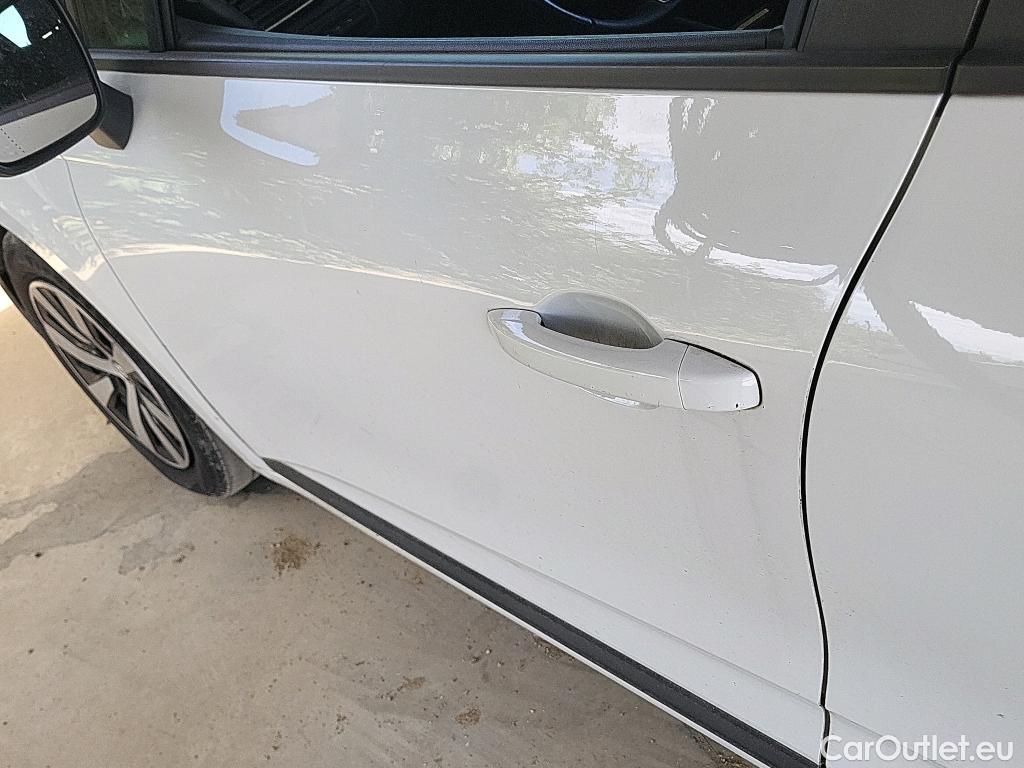  Renault  Clio RENAULT  / 2019 / 5P / berlina con portón Equilibre Blue dCi 74kW (100CV) #8