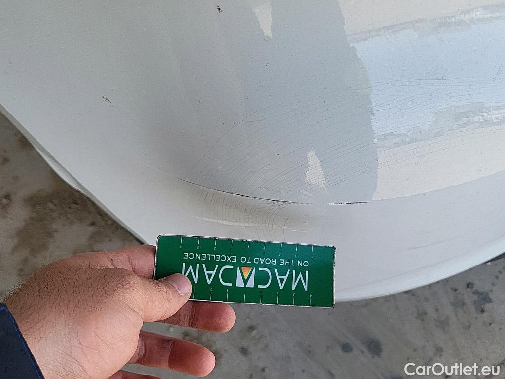  Renault  Clio RENAULT  / 2019 / 5P / berlina con portón Equilibre Blue dCi 74kW (100CV) #14