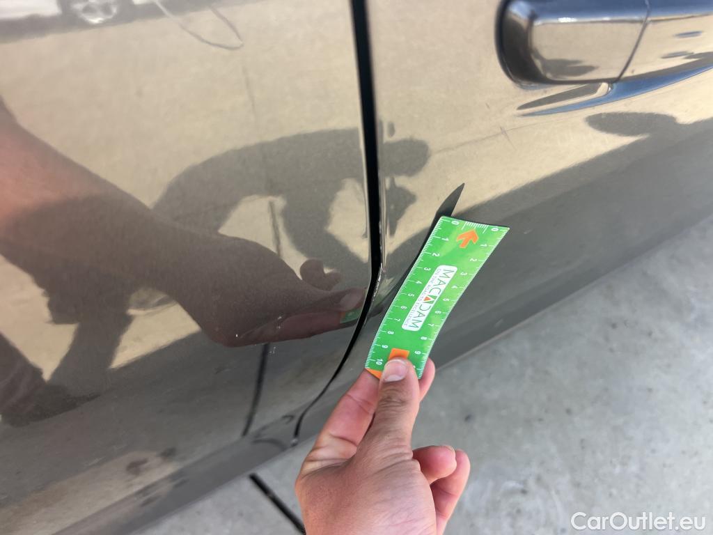  Peugeot  508 PEUGEOT  / 2018 / 5P / berlina con portón 5P Active Pack BlueHDi 130 S&S EAT8 (AC) #4