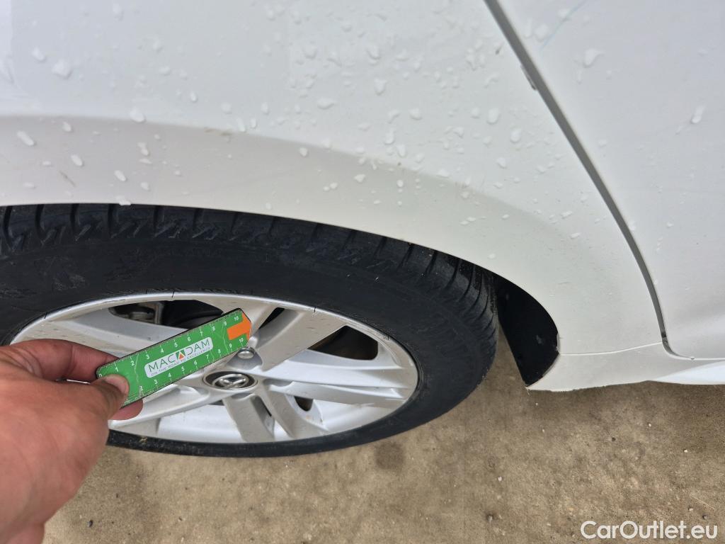  Toyota  Corolla TOYOTA  / 2019 / 5P / familiar 1.8 125H ACTIVE TECH E-CVT TOU SPORT #6