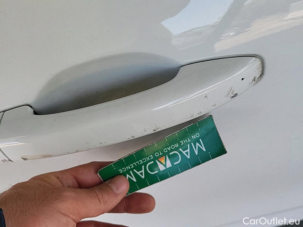  Renault  Clio RENAULT  / 2019 / 5P / berlina con portón Equilibre Blue dCi 74kW (100CV) #7