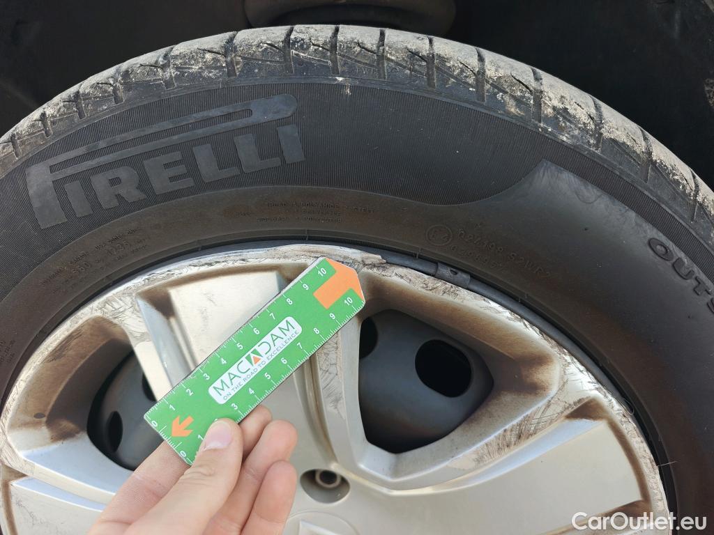  Dacia  Lodgy DACIA  / 2012 / 5P / monovolumen compacto Comfort Blue dCi 70kW (95CV) 5Pl - 18 #52