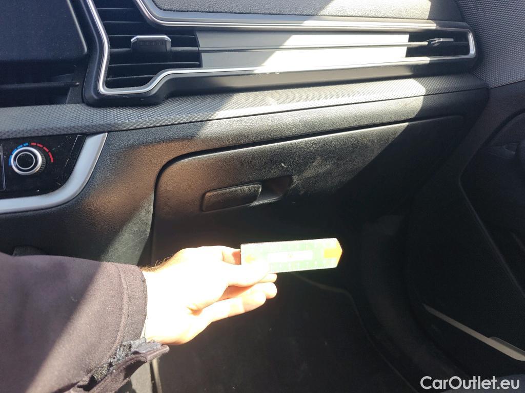  KIA  Sportage KIA  / 2022 / 5P / todoterreno 1.6 T-GDi 110kW (150CV) Concept 4x2 #38