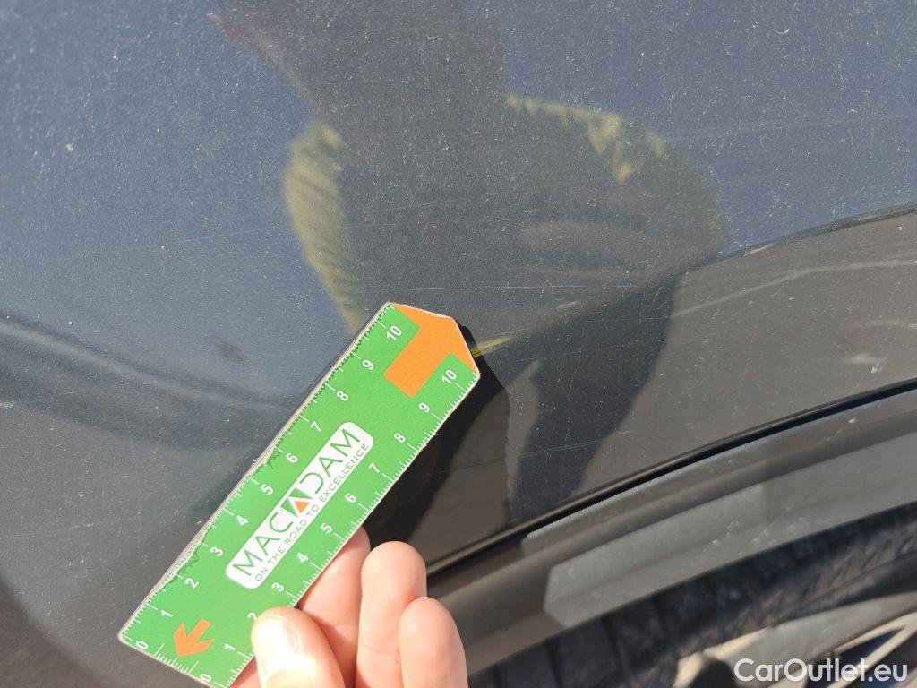  KIA  Sportage KIA  1.6MHEV Drive 100kW(136CV) 4x2(Crist Tintados) #52