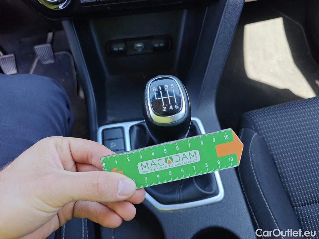  KIA  Sportage KIA  1.6MHEV Drive 100kW(136CV) 4x2(Crist Tintados) #21