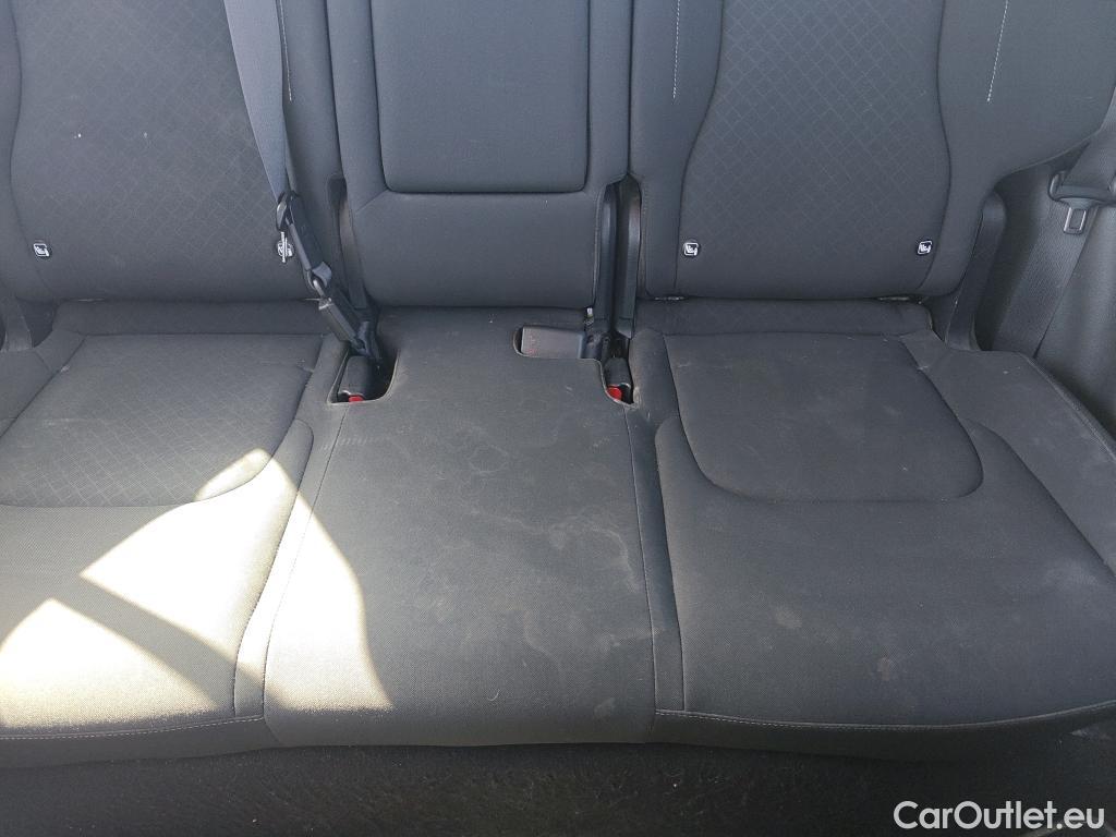  KIA  Sportage KIA  / 2022 / 5P / todoterreno 1.6 T-GDi 110kW (150CV) Concept 4x2 #30