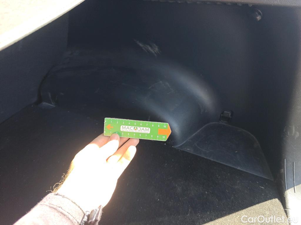  KIA  Sportage KIA  / 2022 / 5P / todoterreno 1.6 T-GDi 110kW (150CV) Concept 4x2 #83