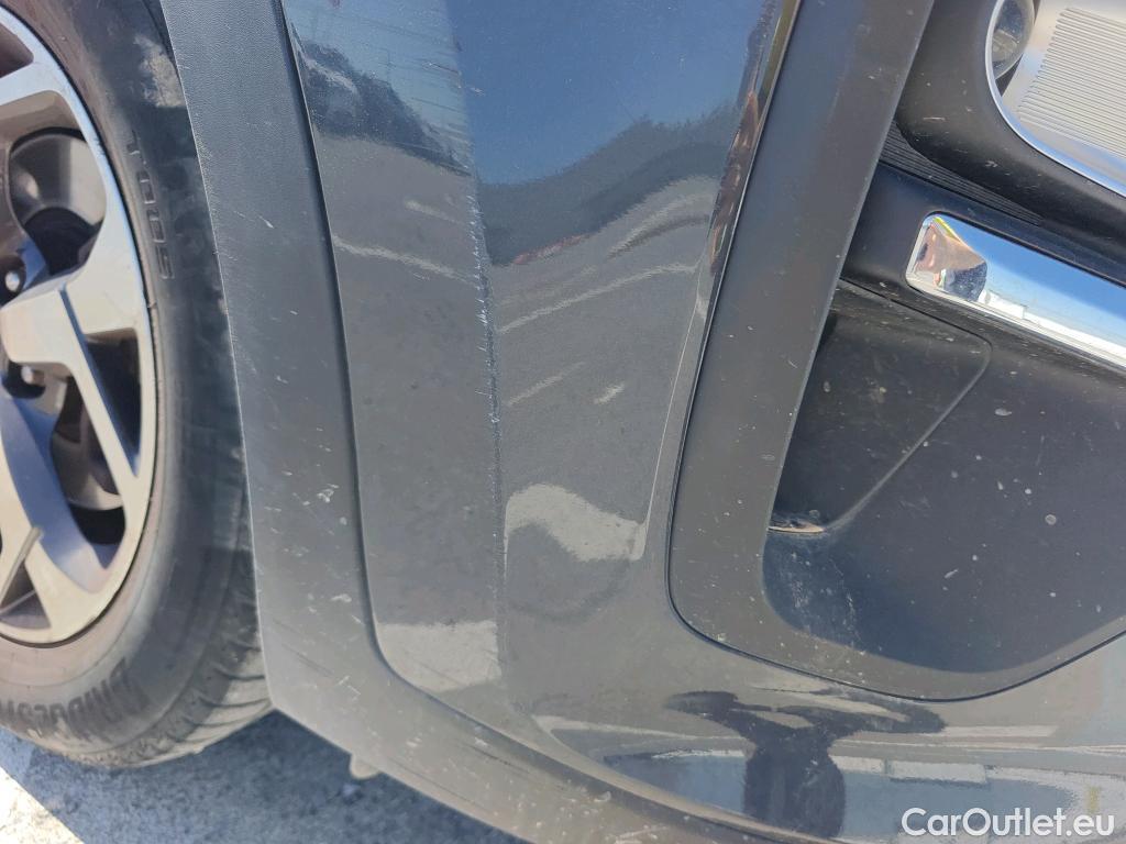  KIA  Sportage KIA  1.6MHEV Drive 100kW(136CV) 4x2(Crist Tintados) #33