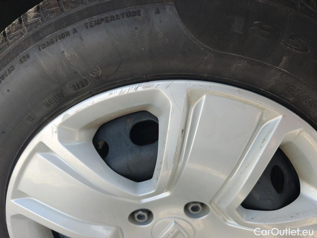  Dacia  Lodgy DACIA  / 2012 / 5P / monovolumen compacto Comfort Blue dCi 70kW (95CV) 5Pl - 18 #49