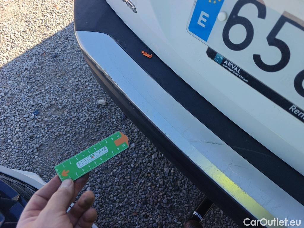  Peugeot  2008 PEUGEOT  / 2019 / 5P / todoterreno Allure BlueHDI 81kW (110CV) #12