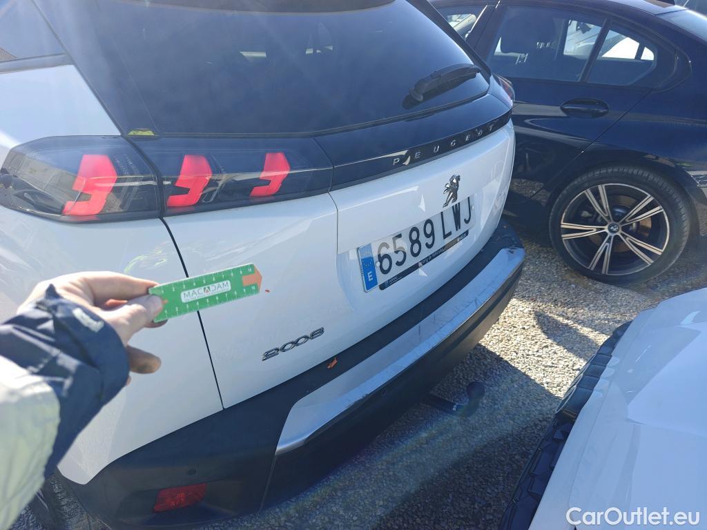  Peugeot  2008 PEUGEOT  / 2019 / 5P / todoterreno Allure BlueHDI 81kW (110CV) #4