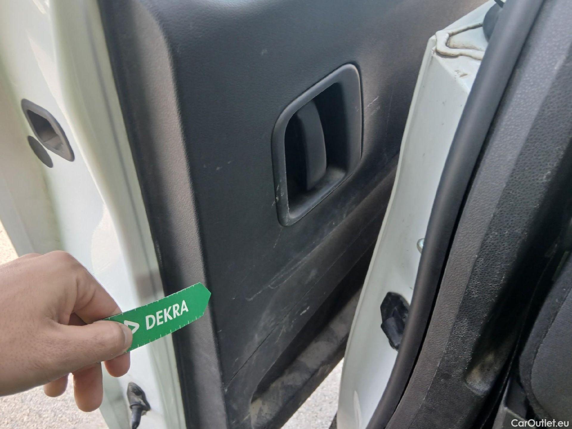  Citroen  Berlingo CITROEN  / 2018 / 4P / combi Talla M BlueHDi 100 LIVE (AC) #34