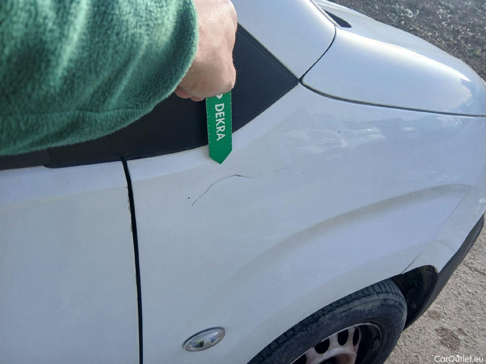  Citroen  Berlingo CITROEN  / 2018 / 4P / combi Talla M BlueHDi 100 LIVE (AC) #27