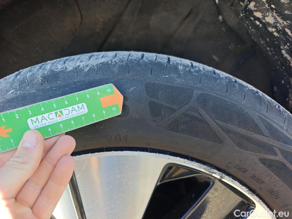  Volvo  XC 40 VOLVO XC40 / 2017 / 5P / todoterreno 1.5 T3 Momentum Pro Auto #32