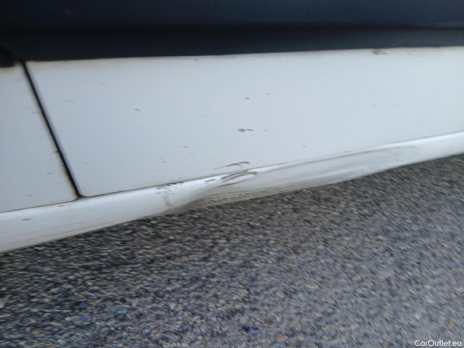  Citroen  Berlingo CITROEN  / 2018 / 4P / combi Talla M BlueHDi 100 LIVE (AC) #26