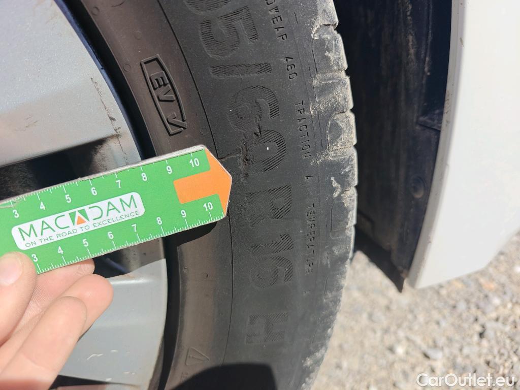  Skoda  KAMIQ SKODA  1.0 TSI 81kW (110CV) DSG Ambition #2