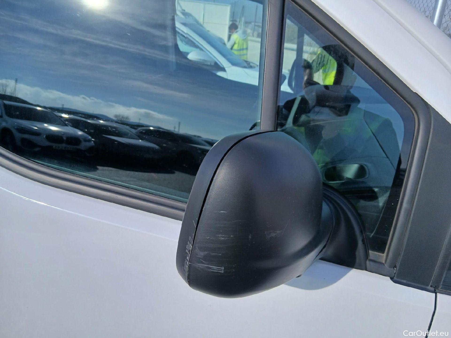  Citroen  Berlingo CITROEN  / 2018 / 4P / furgón derivado de turismo Talla M BlueHDi 100 #35