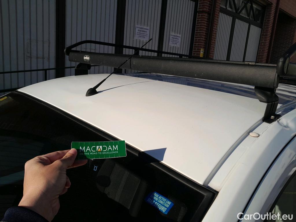  Fiat  Fiorino FIAT  / 2016 / 3P / furgón derivado de turismo Cargo Base 1.4 Natural Power 51kW (70CV) ** #3