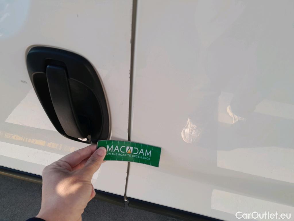  Fiat  Fiorino FIAT  / 2016 / 3P / furgón derivado de turismo Cargo Base 1.4 Natural Power 51kW (70CV) ** #10