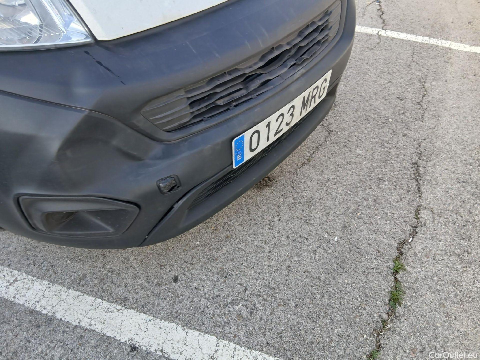  Fiat  Qubo FIAT Fiorino / 2016 / 4P / furgón derivado de turismo Cargo SX N1 1.3 MJet 70 kW (95 CV) #12