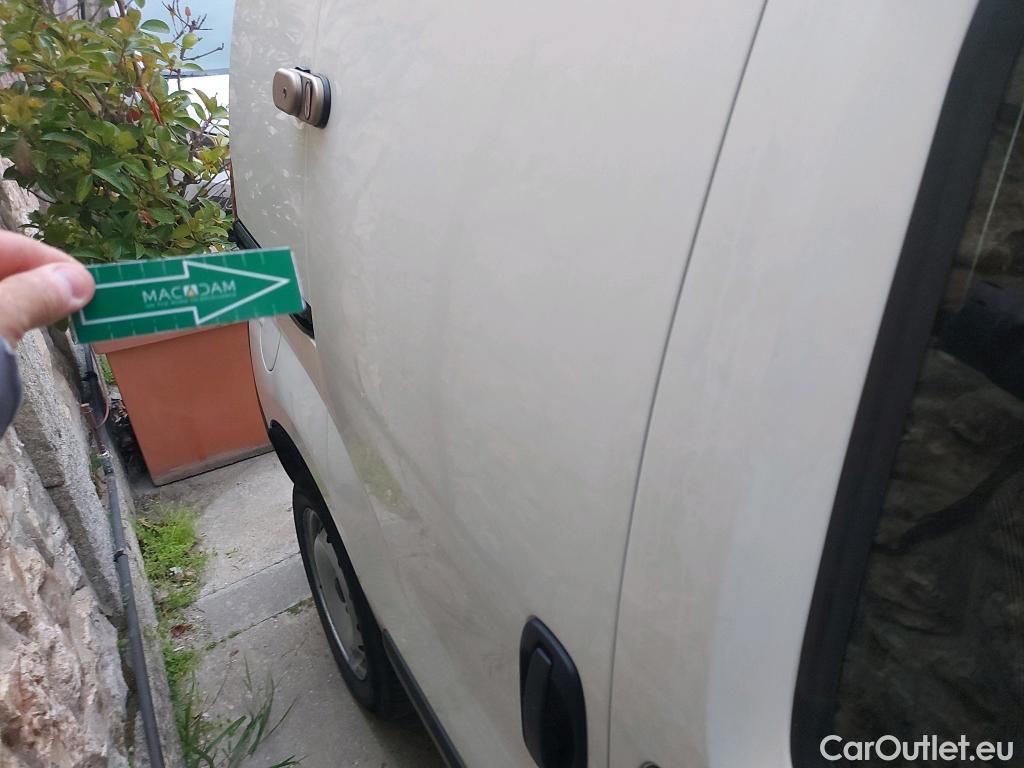  Fiat  Fiorino FIAT  / 2016 / 3P / furgón derivado de turismo Cargo Base 1.4 Natural Power 51kW (70CV) * #1