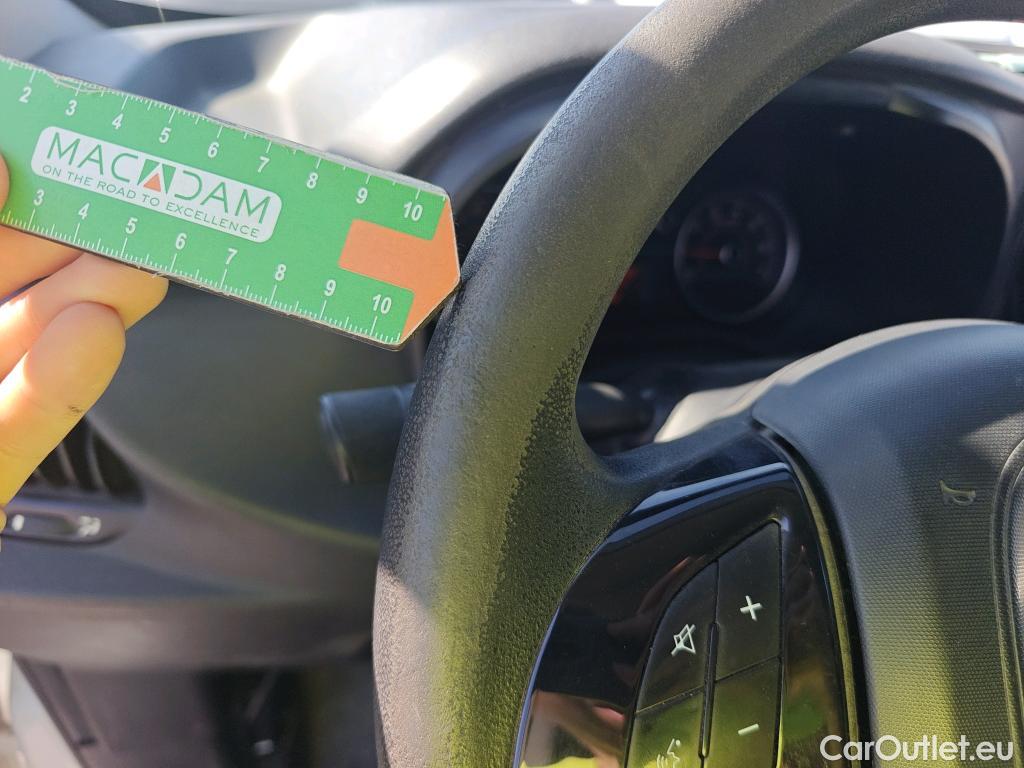  Fiat  Doblo FIAT Doblò Cargo/2015/4P/furgón derivado de turismo Cargo SX 1.3 Mjet 70 kW (95 CV) #67