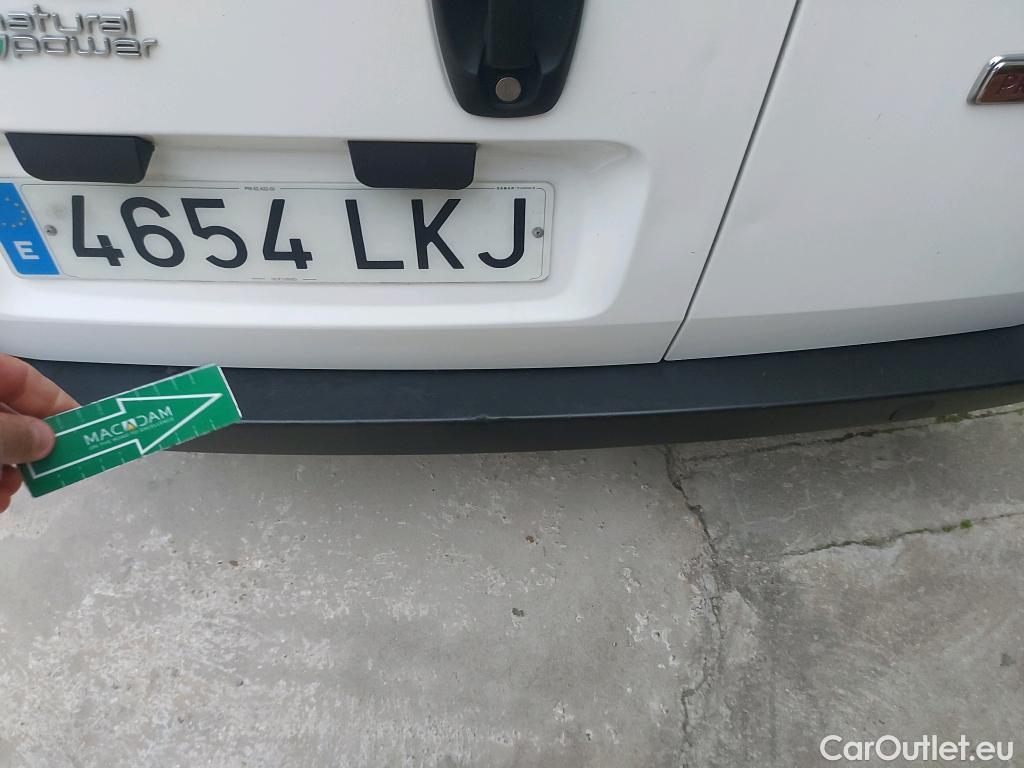  Fiat  Fiorino FIAT  / 2016 / 3P / furgón derivado de turismo Cargo Base 1.4 Natural Power 51kW (70CV) * #13