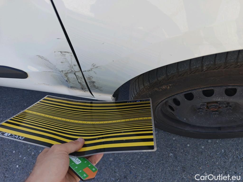  Fiat  Doblo FIAT Doblò Cargo/2015/4P/furgón derivado de turismo Cargo SX 1.3 Mjet 70 kW (95 CV) #30