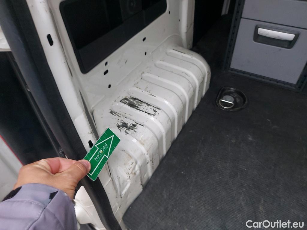  Fiat  Fiorino FIAT  / 2016 / 3P / furgón derivado de turismo Cargo Base 1.4 Natural Power 51kW (70CV) * #7