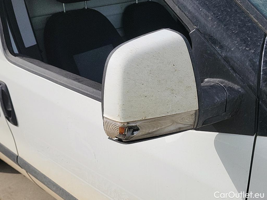  Fiat  Doblo FIAT Doblò Cargo/2015/4P/furgón derivado de turismo Cargo SX 1.6 Mjet 66kW (90CV) (AC) #20