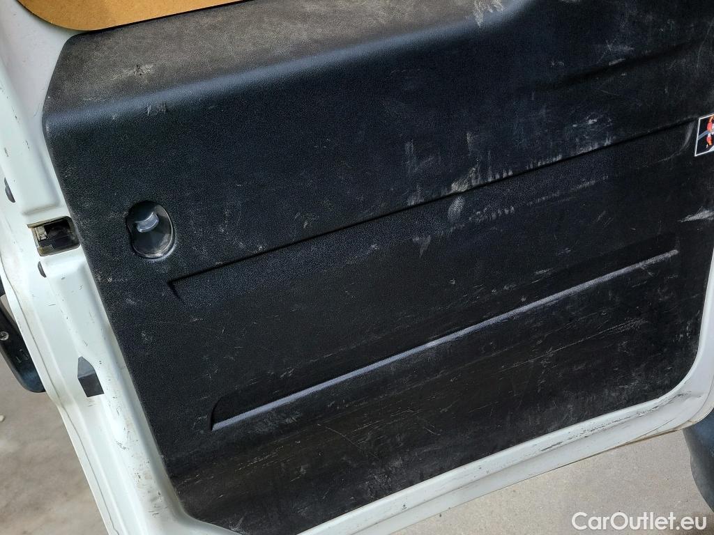  Fiat  Doblo FIAT Doblò Cargo/2015/4P/furgón derivado de turismo Cargo SX 1.6 Mjet 66kW (90CV) (AC) #18