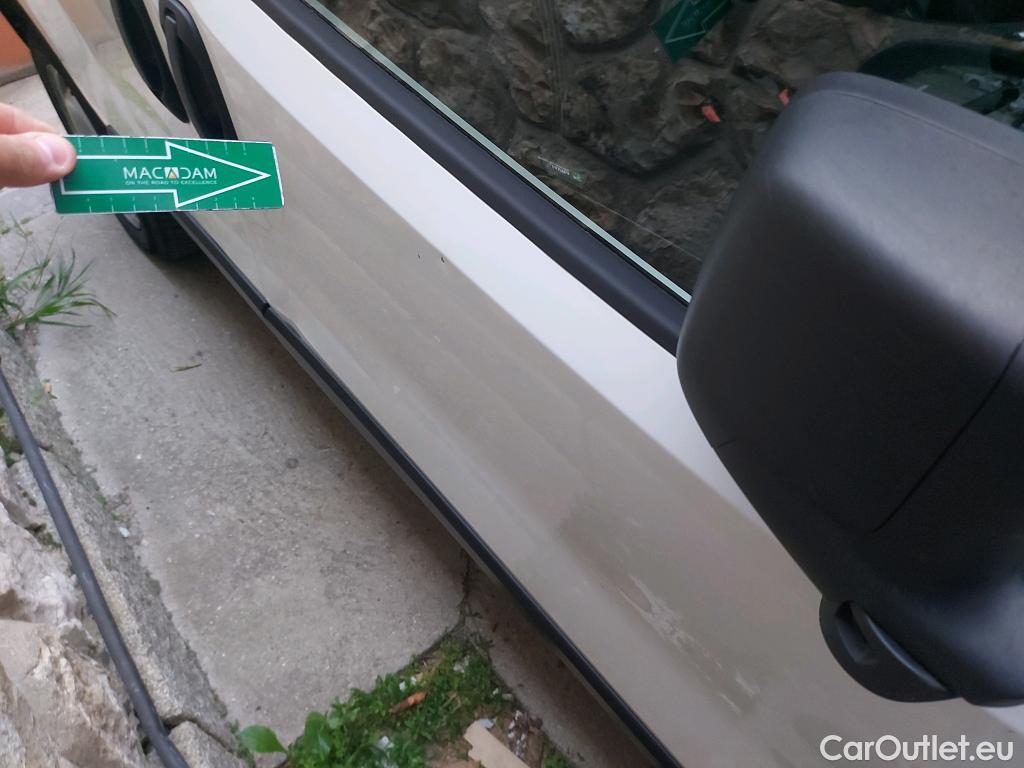  Fiat  Fiorino FIAT  / 2016 / 3P / furgón derivado de turismo Cargo Base 1.4 Natural Power 51kW (70CV) * #3